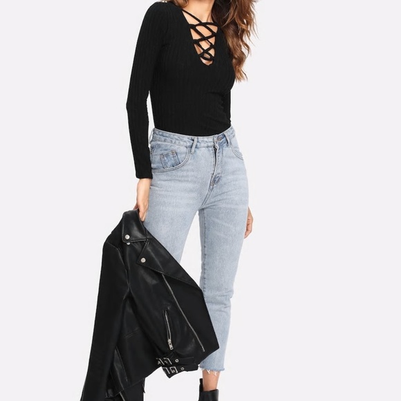 PLUNGE CRISSCROSS TOP - Picture 3 of 3